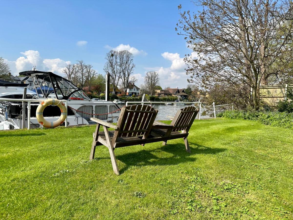 Riverside 1 Bed Basement Flat Near Hampton Court Palace East Molesey Exterior photo